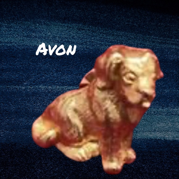 Vintage Avon stamped lapel pin - Picture 1 of 2